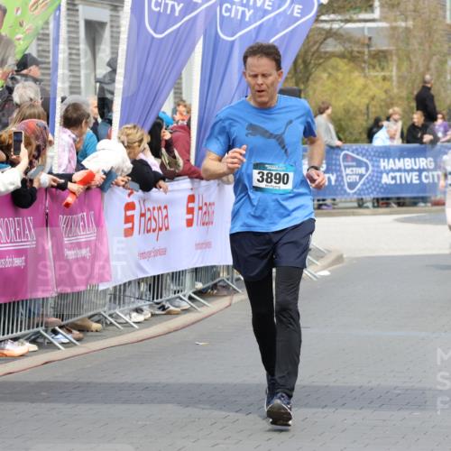12.04.2026 - 45. Internationalen Wilhelmsburger Insellauf Strokosch-Dieckow http://msf.ph/oto/9466959 12.04.2026 13:10:27 Ziel 3557, 3729, 3890, 5282, 2072 meine-sportfotos.de