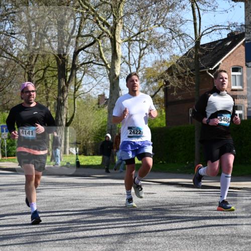 12.04.2026 - 45. Internationalen Wilhelmsburger Insellauf J. Mangold http://msf.ph/oto/9466960 12.04.2026 11:03:18 Ziel 3384, 2950, 5460, 4141, 2422, 4732, 2914, 5842, 5842, 2005 meine-sportfotos.de