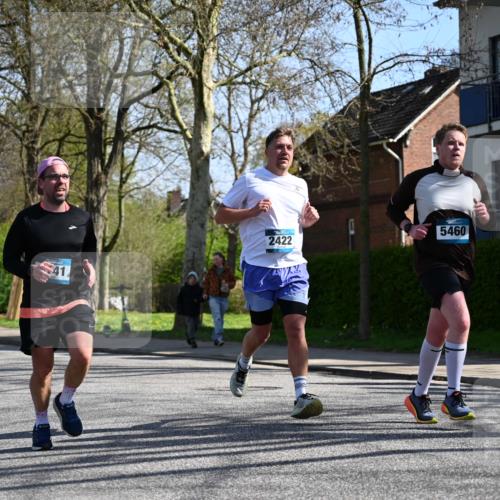 12.04.2026 - 45. Internationalen Wilhelmsburger Insellauf J. Mangold http://msf.ph/oto/9466962 12.04.2026 11:03:18 Ziel 3384, 2950, 5460, 4141, 2422, 4732, 2914, 5842, 5842, 2005 meine-sportfotos.de