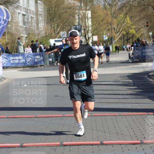 12.04.2026 - 45. Internationalen Wilhelmsburger Insellauf Strokosch-Dieckow http://msf.ph/oto/9466963 12.04.2026 11:01:25 Ziel 5581 meine-sportfotos.de