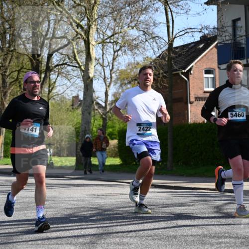 12.04.2026 - 45. Internationalen Wilhelmsburger Insellauf J. Mangold http://msf.ph/oto/9466965 12.04.2026 11:03:19 Ziel 3384, 2950, 5460, 4141, 2422, 4732, 2914, 5842, 2005 meine-sportfotos.de