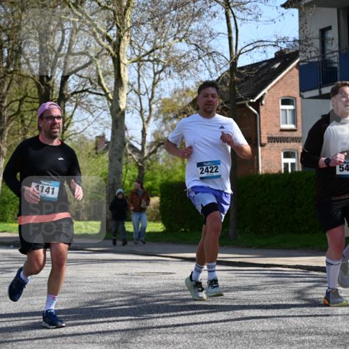 12.04.2026 - 45. Internationalen Wilhelmsburger Insellauf J. Mangold http://msf.ph/oto/9466967 12.04.2026 11:03:19 Ziel 3384, 2950, 5460, 4141, 2422, 4732, 2914, 5842, 2005 meine-sportfotos.de