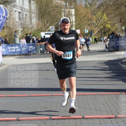 12.04.2026 - 45. Internationalen Wilhelmsburger Insellauf Strokosch-Dieckow http://msf.ph/oto/9466985 12.04.2026 11:01:25 Ziel 5581 meine-sportfotos.de
