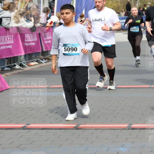 12.04.2026 - 45. Internationalen Wilhelmsburger Insellauf Strokosch-Dieckow http://msf.ph/oto/9466995 12.04.2026 13:10:20 Ziel 3807, 4794, 2687, 5090, 5256, 4419, 5454, 5624, 5005, 3557 meine-sportfotos.de
