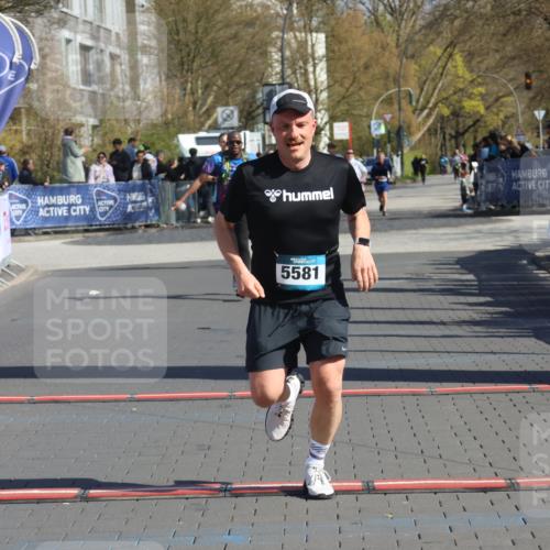 12.04.2026 - 45. Internationalen Wilhelmsburger Insellauf Strokosch-Dieckow http://msf.ph/oto/9467013 12.04.2026 11:01:25 Ziel 5581 meine-sportfotos.de