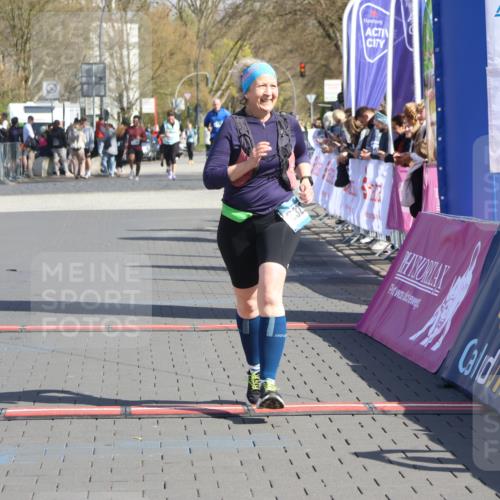 12.04.2026 - 45. Internationalen Wilhelmsburger Insellauf Strokosch-Dieckow http://msf.ph/oto/9467016 12.04.2026 11:16:56 Ziel 3543, 2329 meine-sportfotos.de