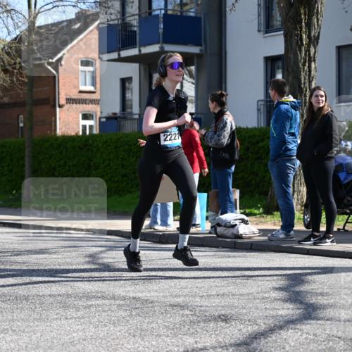 12.04.2026 - 45. Internationalen Wilhelmsburger Insellauf J. Mangold http://msf.ph/oto/9467017 12.04.2026 11:03:53 Ziel 2914, 5842, 2005, 2221, 3027, 3015, 5533, 2664, 5792, 4059, 4489, 4686, 3615 meine-sportfotos.de