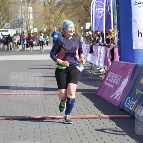 12.04.2026 - 45. Internationalen Wilhelmsburger Insellauf Strokosch-Dieckow http://msf.ph/oto/9467042 12.04.2026 11:16:56 Ziel 3543, 2329 meine-sportfotos.de