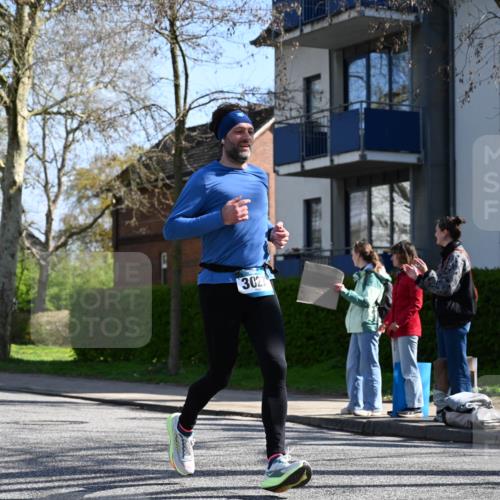 12.04.2026 - 45. Internationalen Wilhelmsburger Insellauf J. Mangold http://msf.ph/oto/9467049 12.04.2026 11:04:04 Ziel 2221, 3027, 3015, 5533, 2664, 5792, 4059, 4489, 4059, 4489, 4686, 3615, 2211, 3978, 4484, 4486, 3678 meine-sportfotos.de