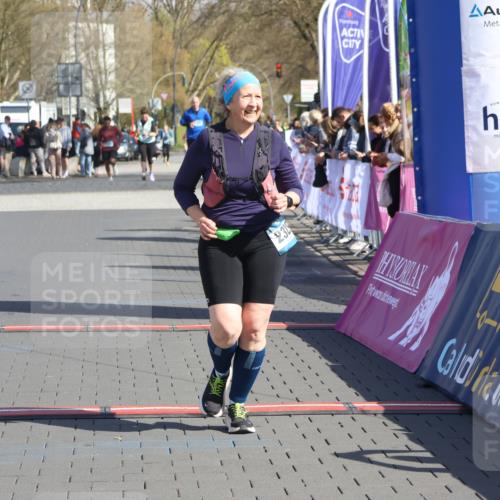 12.04.2026 - 45. Internationalen Wilhelmsburger Insellauf Strokosch-Dieckow http://msf.ph/oto/9467051 12.04.2026 11:16:56 Ziel 3543, 2329 meine-sportfotos.de