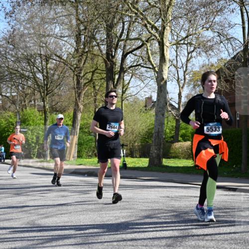 12.04.2026 - 45. Internationalen Wilhelmsburger Insellauf J. Mangold http://msf.ph/oto/9467064 12.04.2026 11:04:07 Ziel 2221, 3027, 3015, 5533, 2664, 5792, 4059, 4489, 4686, 3615, 2211, 2211, 3978, 4484, 4486, 3678, 2204, 5570, 3679 meine-sportfotos.de