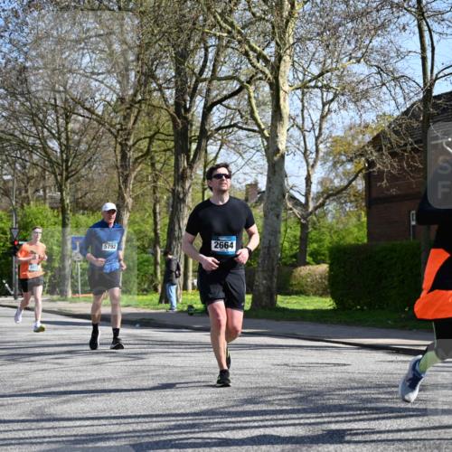 12.04.2026 - 45. Internationalen Wilhelmsburger Insellauf J. Mangold http://msf.ph/oto/9467072 12.04.2026 11:04:07 Ziel 2221, 3027, 3015, 5533, 2664, 5792, 4059, 4489, 4686, 3615, 2211, 2211, 3978, 4484, 4486, 3678, 2204, 5570, 3679 meine-sportfotos.de