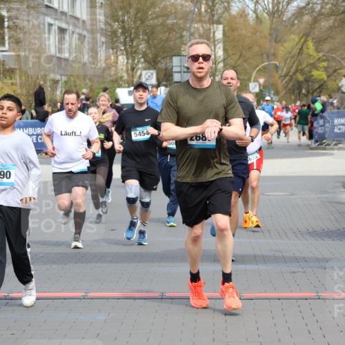 12.04.2026 - 45. Internationalen Wilhelmsburger Insellauf Strokosch-Dieckow http://msf.ph/oto/9467077 12.04.2026 13:10:19 Ziel 3807, 4794, 2687, 5090, 5256, 4419, 5454, 5624, 5005 meine-sportfotos.de