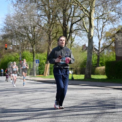 12.04.2026 - 45. Internationalen Wilhelmsburger Insellauf J. Mangold http://msf.ph/oto/9467102 12.04.2026 11:04:11 Ziel 3027, 3015, 5533, 2664, 5792, 4059, 4489, 4686, 3615, 2211, 3978, 4484, 4486, 3678, 2204, 5570, 3679, 3064 meine-sportfotos.de