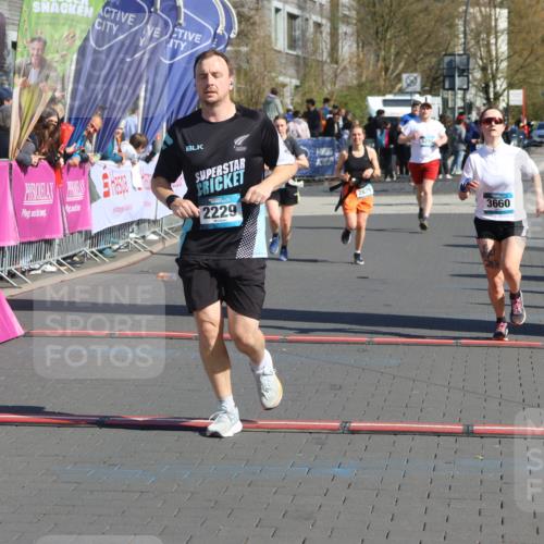 12.04.2026 - 45. Internationalen Wilhelmsburger Insellauf Strokosch-Dieckow http://msf.ph/oto/9467104 12.04.2026 11:01:35 Ziel 2229, 3660, 2880 meine-sportfotos.de