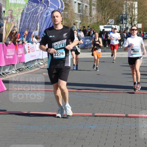 12.04.2026 - 45. Internationalen Wilhelmsburger Insellauf Strokosch-Dieckow http://msf.ph/oto/9467112 12.04.2026 11:01:35 Ziel 2229, 3660, 2880 meine-sportfotos.de