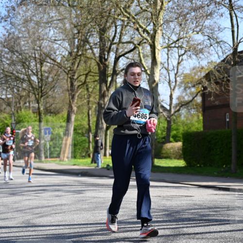 12.04.2026 - 45. Internationalen Wilhelmsburger Insellauf J. Mangold http://msf.ph/oto/9467113 12.04.2026 11:04:12 Ziel 3027, 3015, 5533, 2664, 5792, 4059, 4489, 4686, 3615, 2211, 3978, 4484, 4484, 4486, 3678, 2204, 5570, 3679, 3064 meine-sportfotos.de