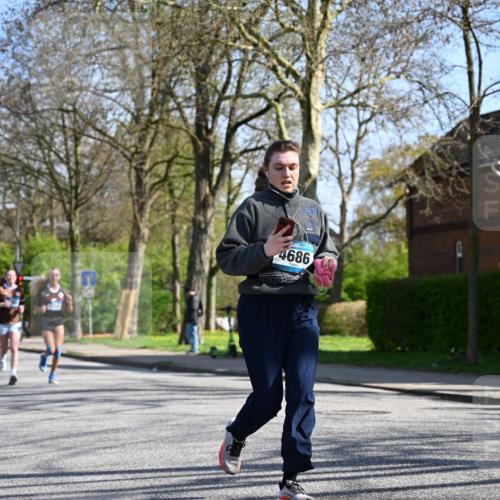 12.04.2026 - 45. Internationalen Wilhelmsburger Insellauf J. Mangold http://msf.ph/oto/9467114 12.04.2026 11:04:12 Ziel 3027, 3015, 5533, 2664, 5792, 4059, 4489, 4686, 3615, 2211, 3978, 4484, 4484, 4486, 3678, 2204, 5570, 3679, 3064 meine-sportfotos.de
