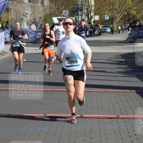 12.04.2026 - 45. Internationalen Wilhelmsburger Insellauf Strokosch-Dieckow http://msf.ph/oto/9467128 12.04.2026 11:01:36 Ziel 2229, 3660, 2880 meine-sportfotos.de