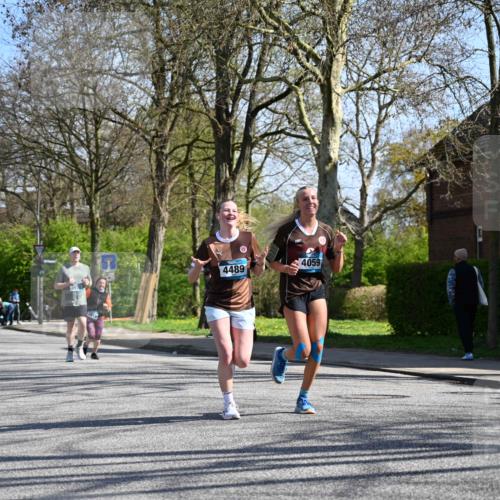 12.04.2026 - 45. Internationalen Wilhelmsburger Insellauf J. Mangold http://msf.ph/oto/9467131 12.04.2026 11:04:16 Ziel 3027, 3015, 5533, 2664, 5792, 4059, 4489, 4686, 3615, 2211, 3978, 4484, 4486, 3678, 2204, 5570, 3679, 3064, 2225 meine-sportfotos.de