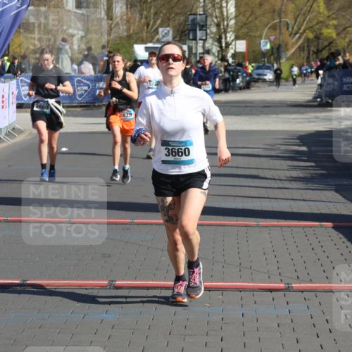 12.04.2026 - 45. Internationalen Wilhelmsburger Insellauf Strokosch-Dieckow http://msf.ph/oto/9467135 12.04.2026 11:01:36 Ziel 2229, 3660, 2880 meine-sportfotos.de
