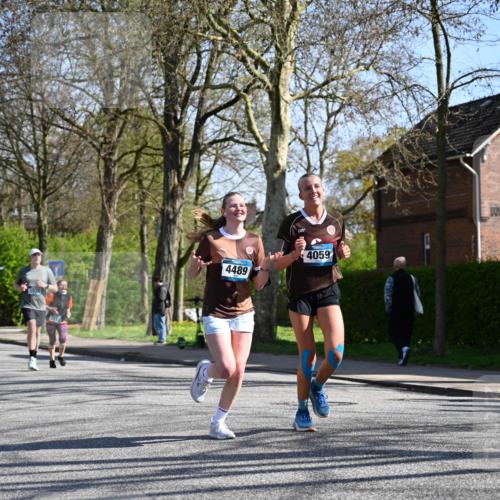 12.04.2026 - 45. Internationalen Wilhelmsburger Insellauf J. Mangold http://msf.ph/oto/9467139 12.04.2026 11:04:16 Ziel 3027, 3015, 5533, 2664, 5792, 4059, 4489, 4686, 3615, 2211, 3978, 4484, 4486, 3678, 2204, 5570, 3679, 3064, 2225 meine-sportfotos.de