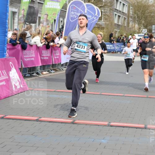 12.04.2026 - 45. Internationalen Wilhelmsburger Insellauf Strokosch-Dieckow http://msf.ph/oto/9467144 12.04.2026 13:10:16 Ziel 3807, 4794, 2687, 5090, 5256 meine-sportfotos.de