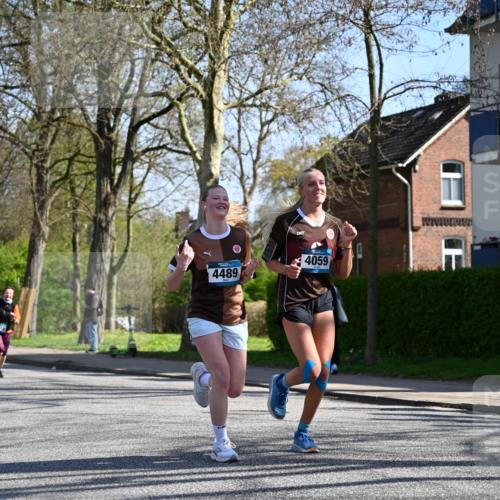 12.04.2026 - 45. Internationalen Wilhelmsburger Insellauf J. Mangold http://msf.ph/oto/9467145 12.04.2026 11:04:16 Ziel 3027, 3015, 5533, 2664, 5792, 4059, 4489, 4686, 3615, 2211, 3978, 4484, 4486, 3678, 2204, 5570, 3679, 3064, 2225 meine-sportfotos.de