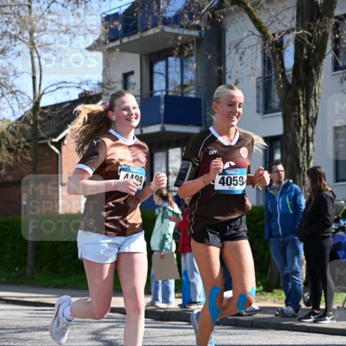 12.04.2026 - 45. Internationalen Wilhelmsburger Insellauf J. Mangold http://msf.ph/oto/9467163 12.04.2026 11:04:17 Ziel 3027, 3015, 5533, 2664, 5792, 4059, 4489, 4686, 3615, 2211, 3978, 4484, 4486, 3678, 2204, 5570, 2204, 5570, 3679, 3064, 2225 meine-sportfotos.de