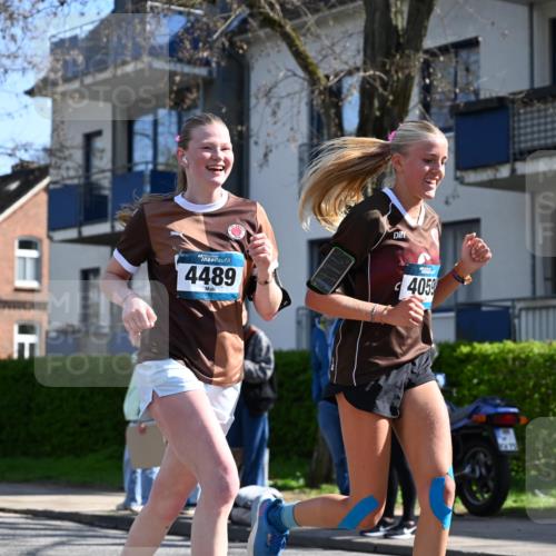 12.04.2026 - 45. Internationalen Wilhelmsburger Insellauf J. Mangold http://msf.ph/oto/9467169 12.04.2026 11:04:18 Ziel 3027, 3015, 5533, 2664, 5792, 4059, 4489, 4686, 3615, 2211, 3978, 4484, 4486, 3678, 2204, 5570, 3679, 3679, 3064, 2225 meine-sportfotos.de