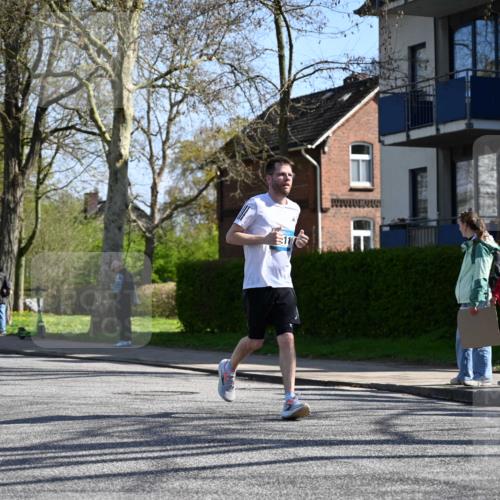 12.04.2026 - 45. Internationalen Wilhelmsburger Insellauf J. Mangold http://msf.ph/oto/9467196 12.04.2026 11:04:27 Ziel 4059, 4489, 4686, 3615, 2211, 3978, 4484, 4486, 3678, 2204, 5570, 3679, 3064, 2225, 2203, 2415, 3130, 4286, 4516, 5043 meine-sportfotos.de