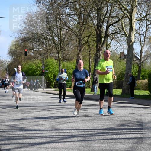 12.04.2026 - 45. Internationalen Wilhelmsburger Insellauf J. Mangold http://msf.ph/oto/9467207 12.04.2026 11:04:33 Ziel 4686, 3615, 2211, 3978, 4484, 4486, 3678, 2204, 5570, 3679, 3064, 3064, 2225, 2203, 2415, 3130, 4286, 4516, 5043, 2730, 2193, 4440, 4870 meine-sportfotos.de