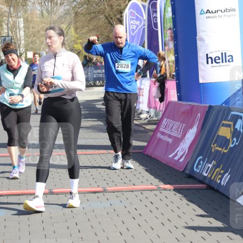 12.04.2026 - 45. Internationalen Wilhelmsburger Insellauf Strokosch-Dieckow http://msf.ph/oto/9467214 12.04.2026 11:17:12 Ziel 4590, 2828 meine-sportfotos.de