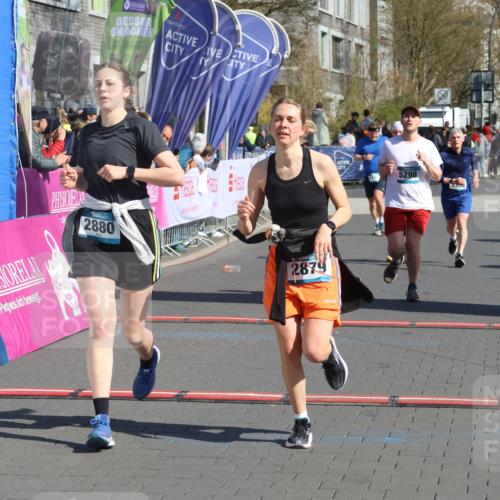 12.04.2026 - 45. Internationalen Wilhelmsburger Insellauf Strokosch-Dieckow http://msf.ph/oto/9467219 12.04.2026 11:01:40 Ziel 3660, 2880, 5298, 3358, 3347 meine-sportfotos.de
