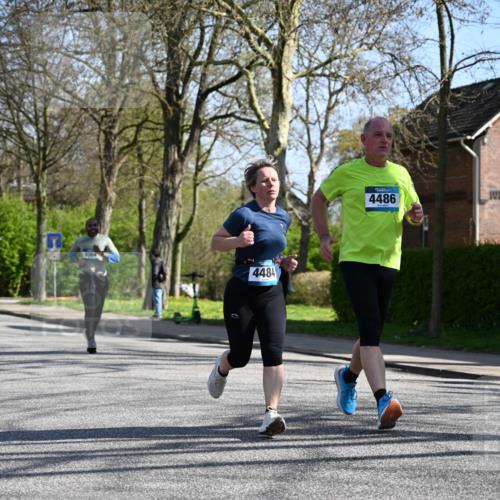 12.04.2026 - 45. Internationalen Wilhelmsburger Insellauf J. Mangold http://msf.ph/oto/9467228 12.04.2026 11:04:34 Ziel 3615, 2211, 3978, 4484, 4486, 3678, 2204, 5570, 3679, 3064, 2225, 2203, 2415, 2203, 2415, 3130, 4286, 4516, 5043, 2730, 2193, 4440, 4870, 2530 meine-sportfotos.de