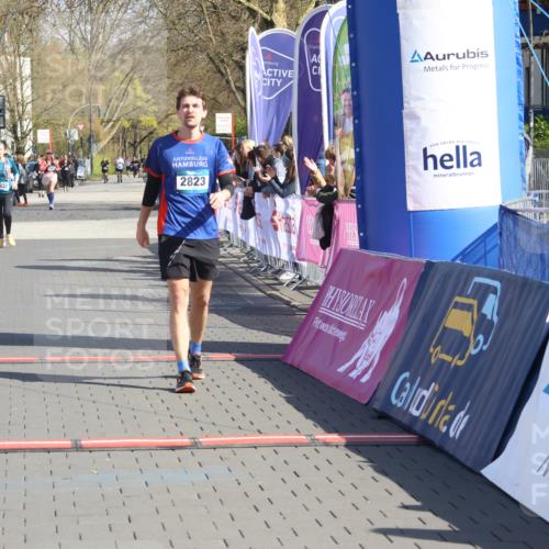12.04.2026 - 45. Internationalen Wilhelmsburger Insellauf Strokosch-Dieckow http://msf.ph/oto/9467241 12.04.2026 11:17:18 Ziel 2823 meine-sportfotos.de
