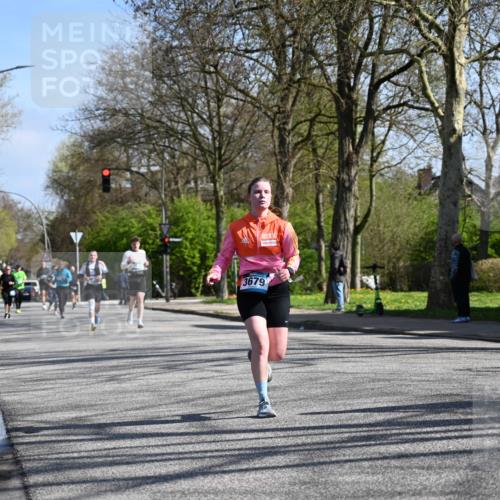 12.04.2026 - 45. Internationalen Wilhelmsburger Insellauf J. Mangold http://msf.ph/oto/9467248 12.04.2026 11:04:38 Ziel 3615, 2211, 3978, 4484, 4486, 3678, 2204, 5570, 3679, 3064, 2225, 2203, 2415, 3130, 4286, 4286, 4516, 5043, 2730, 2193, 4440, 4870, 2530, 3743 meine-sportfotos.de