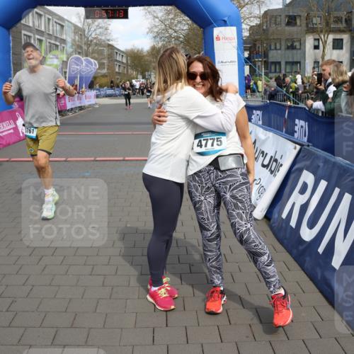 12.04.2026 - 45. Internationalen Wilhelmsburger Insellauf Strokosch-Dieckow http://msf.ph/oto/9467256 12.04.2026 13:10:12 Ziel 5760, 3019, 3440, 5761, 4335 meine-sportfotos.de