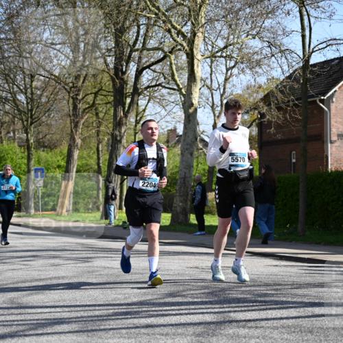 12.04.2026 - 45. Internationalen Wilhelmsburger Insellauf J. Mangold http://msf.ph/oto/9467261 12.04.2026 11:04:45 Ziel 3978, 4484, 4486, 3678, 2204, 5570, 3679, 3064, 2225, 2203, 2415, 3130, 4286, 4516, 5043, 2730, 2193, 4440, 4870, 4870, 2530, 3743, 5748, 4464, 5810 meine-sportfotos.de
