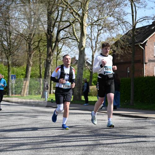 12.04.2026 - 45. Internationalen Wilhelmsburger Insellauf J. Mangold http://msf.ph/oto/9467262 12.04.2026 11:04:45 Ziel 3978, 4484, 4486, 3678, 2204, 5570, 3679, 3064, 2225, 2203, 2415, 3130, 4286, 4516, 5043, 2730, 2193, 4440, 4870, 4870, 2530, 3743, 5748, 4464, 5810 meine-sportfotos.de