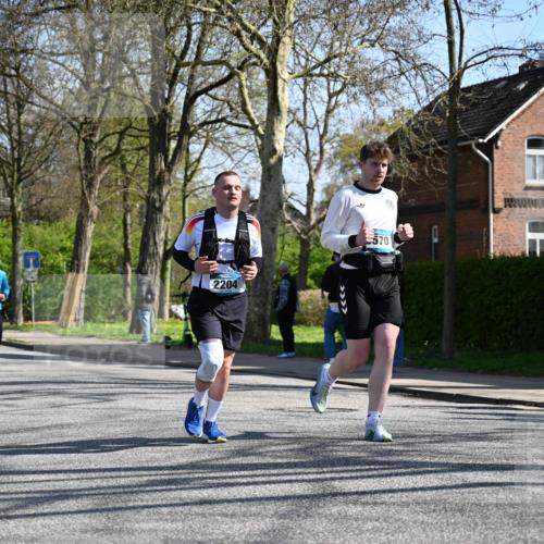 12.04.2026 - 45. Internationalen Wilhelmsburger Insellauf J. Mangold http://msf.ph/oto/9467264 12.04.2026 11:04:45 Ziel 3978, 4484, 4486, 3678, 2204, 5570, 3679, 3064, 2225, 2203, 2415, 3130, 4286, 4516, 5043, 2730, 2193, 4440, 4870, 4870, 2530, 3743, 5748, 4464, 5810 meine-sportfotos.de