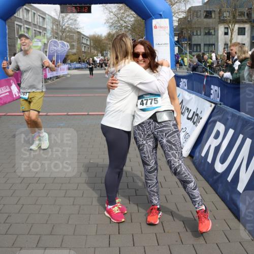 12.04.2026 - 45. Internationalen Wilhelmsburger Insellauf Strokosch-Dieckow http://msf.ph/oto/9467268 12.04.2026 13:10:12 Ziel 5760, 3019, 3440, 5761, 4335 meine-sportfotos.de