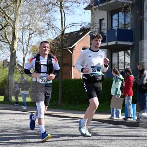 12.04.2026 - 45. Internationalen Wilhelmsburger Insellauf J. Mangold http://msf.ph/oto/9467278 12.04.2026 11:04:46 Ziel 3978, 4484, 4486, 3678, 2204, 5570, 3679, 3064, 2225, 2203, 2415, 2203, 2415, 3130, 4286, 4516, 5043, 2730, 2193, 4440, 4870, 2530, 2530, 3743, 5748, 4464, 5810 meine-sportfotos.de