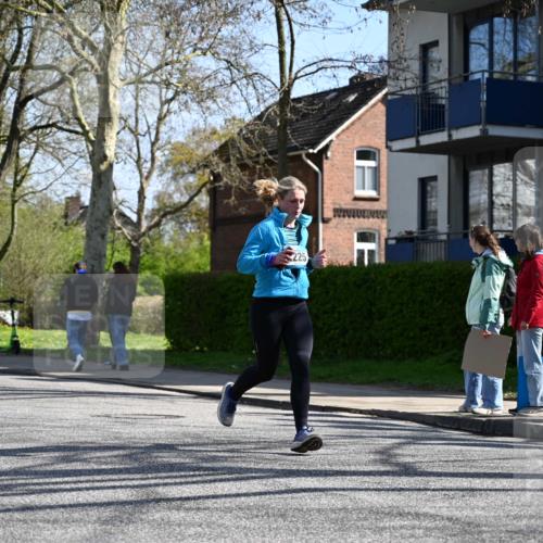 12.04.2026 - 45. Internationalen Wilhelmsburger Insellauf J. Mangold http://msf.ph/oto/9467296 12.04.2026 11:04:49 Ziel 4484, 4486, 3678, 2204, 5570, 3679, 3064, 2225, 2203, 2415, 3130, 3130, 4286, 4516, 5043, 2730, 2193, 4440, 4870, 2530, 3743, 5748, 4464, 5810, 3322 meine-sportfotos.de
