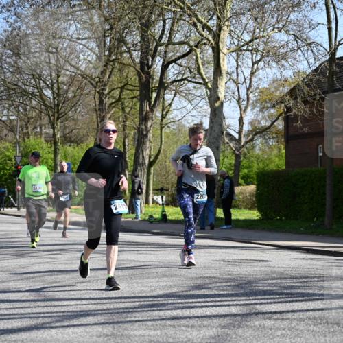 12.04.2026 - 45. Internationalen Wilhelmsburger Insellauf J. Mangold http://msf.ph/oto/9467311 12.04.2026 11:04:51 Ziel 3678, 2204, 5570, 3679, 3064, 2225, 2203, 2415, 3130, 4286, 4516, 5043, 4516, 5043, 2730, 2193, 4440, 4870, 2530, 3743, 5748, 4464, 5748, 4464, 5810, 3322, 3420 meine-sportfotos.de
