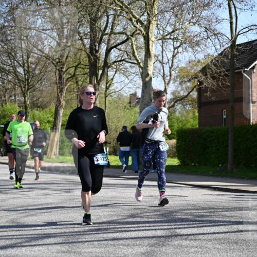 12.04.2026 - 45. Internationalen Wilhelmsburger Insellauf J. Mangold http://msf.ph/oto/9467319 12.04.2026 11:04:52 Ziel 2204, 5570, 3679, 3064, 2225, 2203, 2415, 3130, 4286, 4516, 5043, 2730, 2193, 4440, 4870, 2530, 3743, 5748, 4464, 5810, 3322, 3420 meine-sportfotos.de