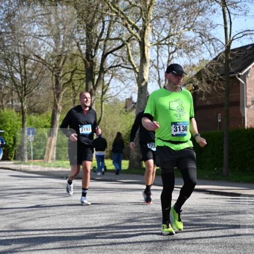12.04.2026 - 45. Internationalen Wilhelmsburger Insellauf J. Mangold http://msf.ph/oto/9467338 12.04.2026 11:04:55 Ziel 3679, 3064, 2225, 2203, 2415, 3130, 4286, 4516, 5043, 2730, 2193, 4440, 4440, 4870, 2530, 3743, 5748, 4464, 5810, 3322, 3420 meine-sportfotos.de
