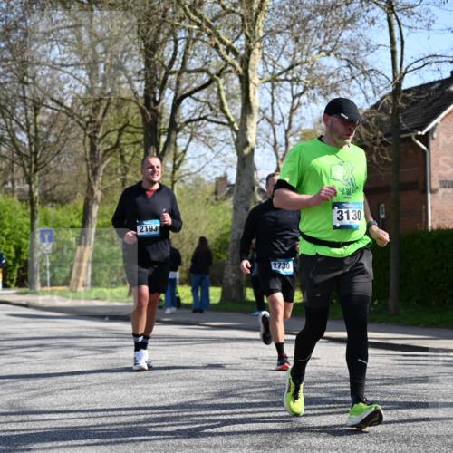 12.04.2026 - 45. Internationalen Wilhelmsburger Insellauf J. Mangold http://msf.ph/oto/9467340 12.04.2026 11:04:56 Ziel 3064, 2225, 2203, 2415, 3130, 4286, 4516, 5043, 2730, 2193, 4440, 4870, 2530, 3743, 5748, 4464, 5810, 3322, 3420 meine-sportfotos.de