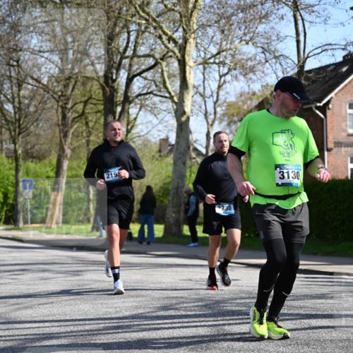 12.04.2026 - 45. Internationalen Wilhelmsburger Insellauf J. Mangold http://msf.ph/oto/9467343 12.04.2026 11:04:56 Ziel 3064, 2225, 2203, 2415, 3130, 4286, 4516, 5043, 2730, 2193, 4440, 4870, 2530, 3743, 5748, 4464, 5810, 3322, 3420 meine-sportfotos.de