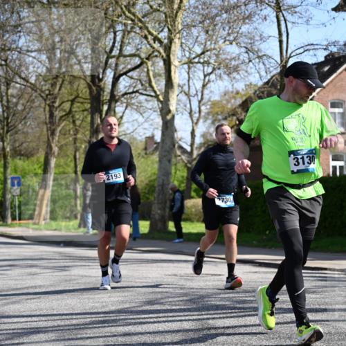 12.04.2026 - 45. Internationalen Wilhelmsburger Insellauf J. Mangold http://msf.ph/oto/9467346 12.04.2026 11:04:56 Ziel 3064, 2225, 2203, 2415, 3130, 4286, 4516, 5043, 2730, 2193, 4440, 4870, 2530, 3743, 5748, 4464, 5810, 3322, 3420 meine-sportfotos.de